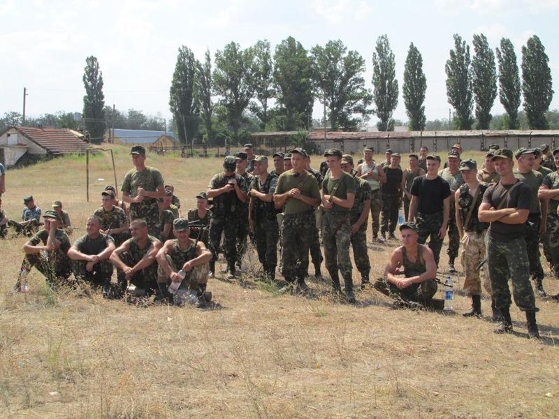 Запорізькі артисти підтримали військовослужбовців польовим концертом