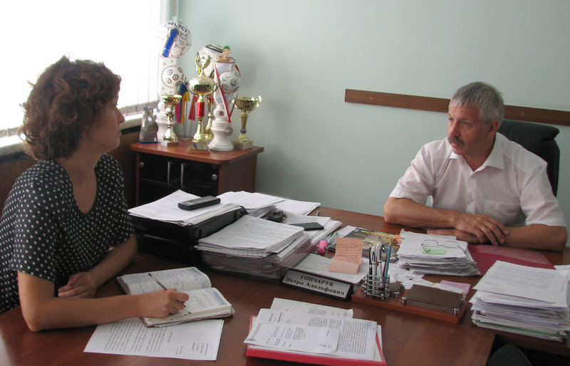 Обласна влада налагоджує співпрацю з волонтерами, які допомагають вимушеним переселенцям з Донбасу
