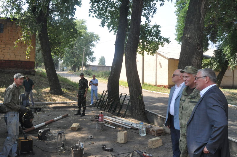 Валерій Баранов взяв на контроль питання ремонту військової техніки для відправки в зону АТО 