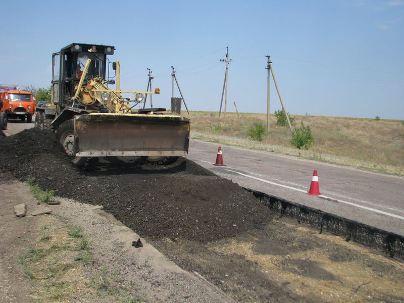 В області триває ямковий ремонт доріг загального значення