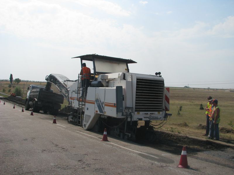 В області триває ямковий ремонт доріг загального значення