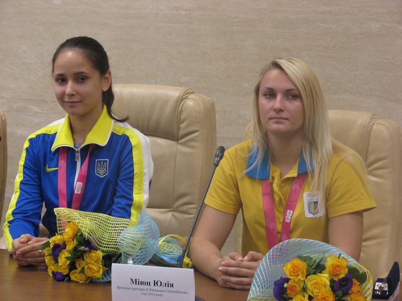 Обласна влада привітала юних запоріжанок з олімпійськими медалями