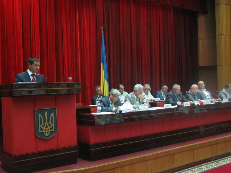 Обласна влада шукає способи скорочення дефіциту місцевих бюджетів