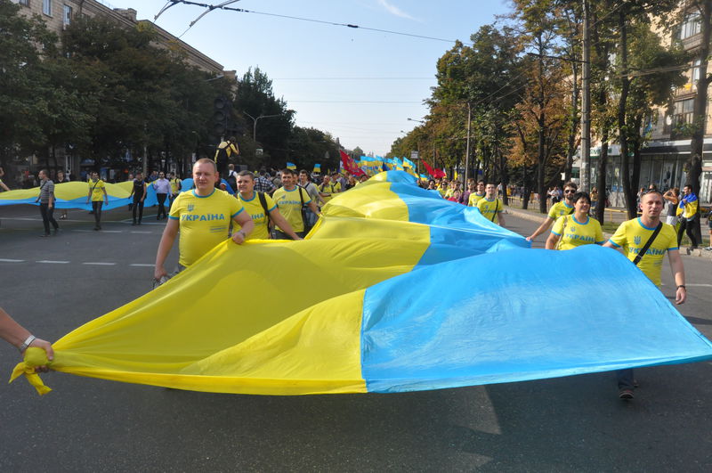 Запорізьким проспектом пройшов багатотисячний Марш Миру