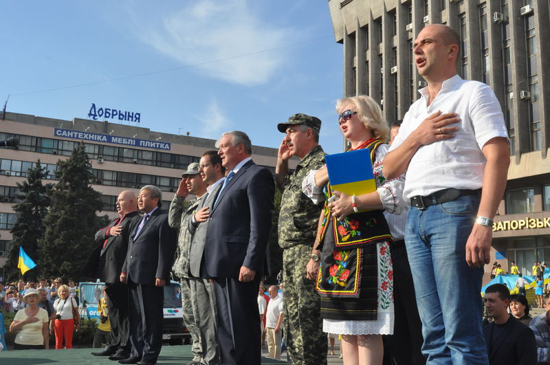 Запорізьким проспектом пройшов багатотисячний Марш Миру