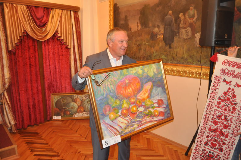 Учасники мистецької акції «Єдина країна – разом до перемоги!» зібрали для воїнів майже 20 тис. грн.