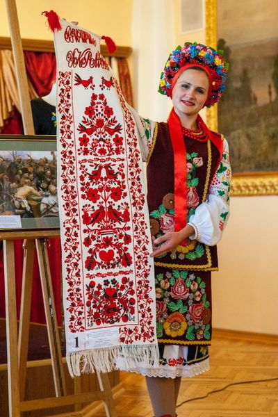 Учасники мистецької акції «Єдина країна – разом до перемоги!» зібрали для воїнів майже 20 тис. грн.
