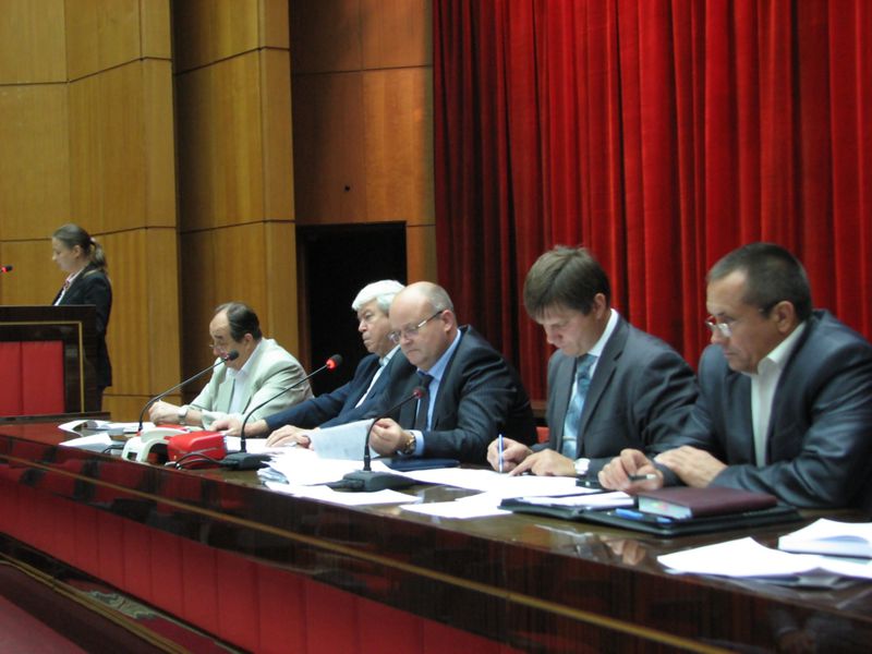 Комунальні підприємства у серпні знизили борги на 50%, а приватні, навпаки, наростили
