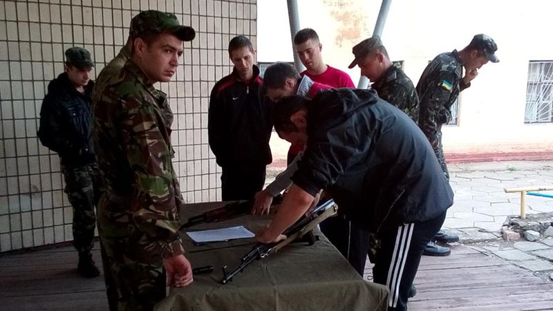 Визначено переможців військово-спортивного конкурсу молоді «Призовник-2014»