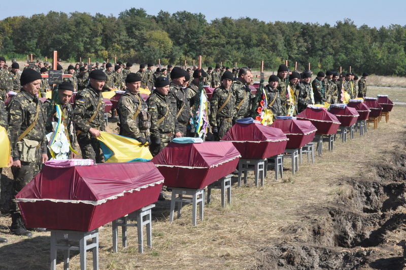 На Кушугумському  кладовищі знайшли спочинок невідомі герої