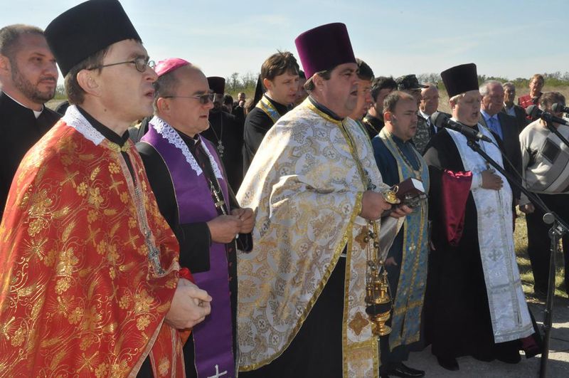 На Кушугумському  кладовищі знайшли спочинок невідомі герої