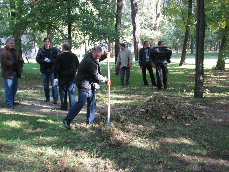 Напередодні Дня міста в Парку енергетиків навели чистоту