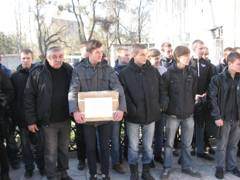 Запорізькі ліцеїсти власноруч виготовили для бійців АТО пічки для обігріву  