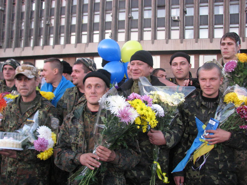 Запоріжці зустріли героїв – бійців із зони АТО