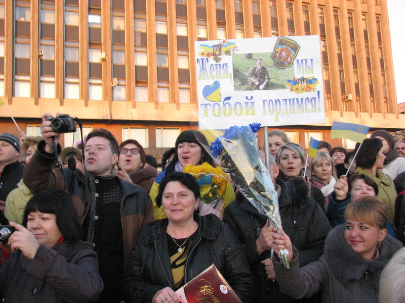 Запоріжці зустріли героїв – бійців із зони АТО