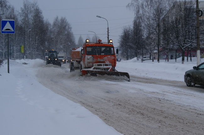 Вільний проїзд по дорогах обласного та державного значення забезпечено, профільні служби готуються до подальшого погіршення погоди