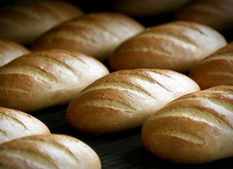 Обласна влада та хлібовиробники шукають способи втримати ціни на хліб