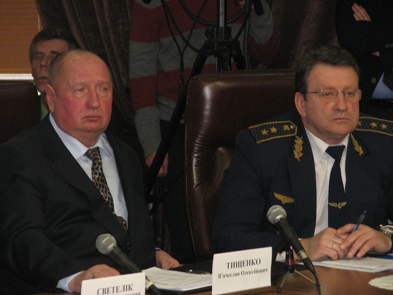 Арсеній Яценюк: «Не повинно бути питань, на які немає відповіді у служби порятунку і органів державної влади»