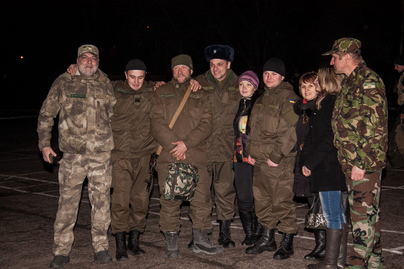 Запоріжці вітали бійців Національної гвардії України  та освідчувались у коханні