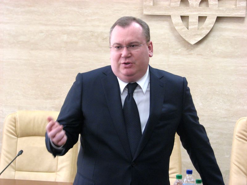 Валентин Резніченко: «Сьогодні все тримається на жінках» 