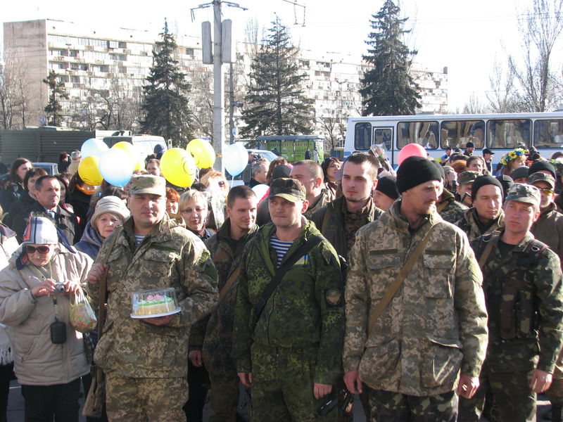 Запоріжці зустріли демобілізованих героїв АТО