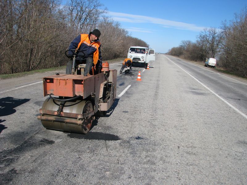 Дорожники усунули наслідки циклону на автошляхах області