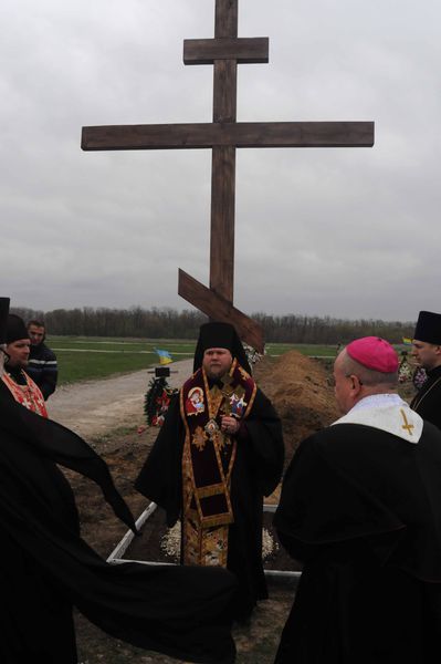 На згадку про загиблих героїв запоріжці встановили пам’ятний хрест