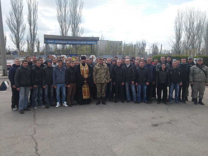 Запоріжці поповнюють лави мобілізованих  і призовників строкової військової служби