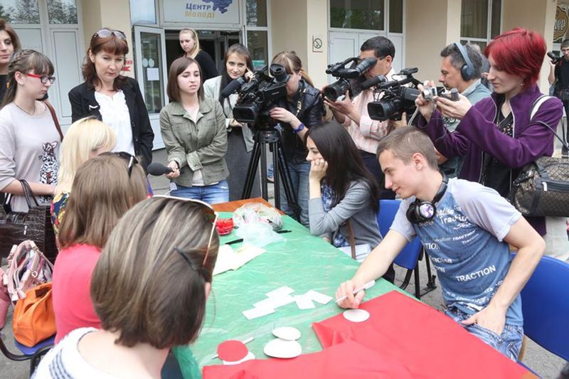В  Запоріжжі відбувся майстер-клас «Мак пам'яті»