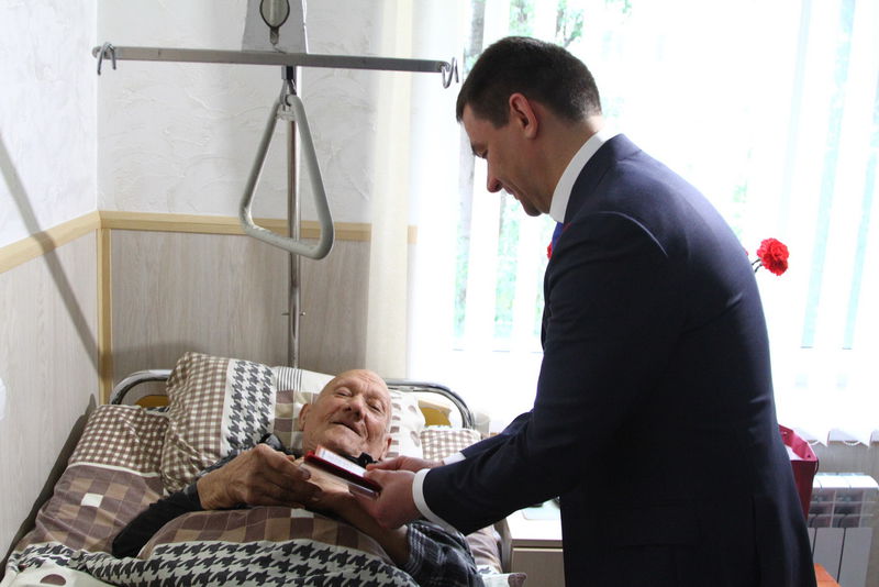 «Всі запорізькі ветерани отримали матеріальну допомогу до Дня Перемоги», - Григорій Самардак