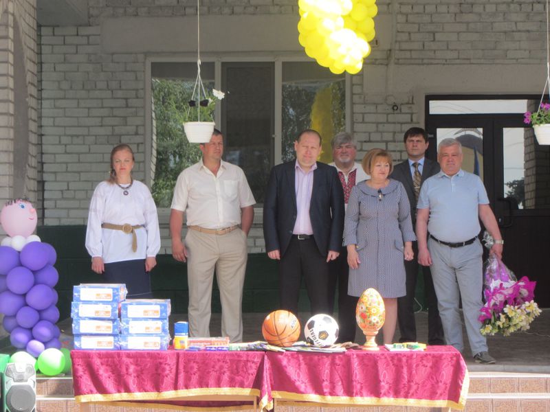 Для вихованців Запорізького обласного інтернату пролунав останній дзвоник