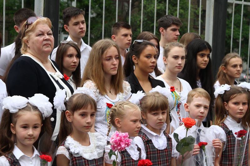 У запорізькій школі відкрили меморіальну дошку Герою АТО