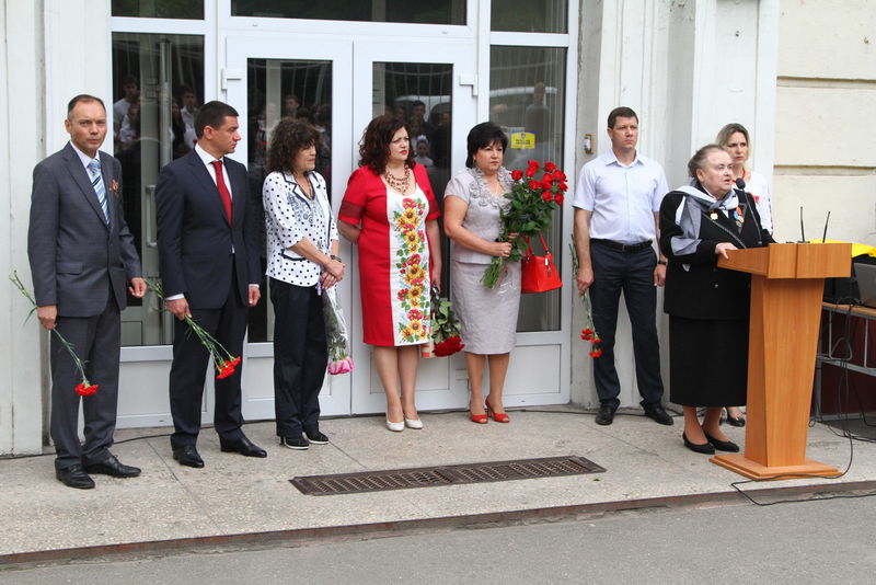 У запорізькій школі відкрили меморіальну дошку Герою АТО