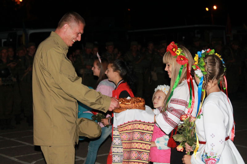 Гвардійців із АТО зустріли хлібом-сіллю