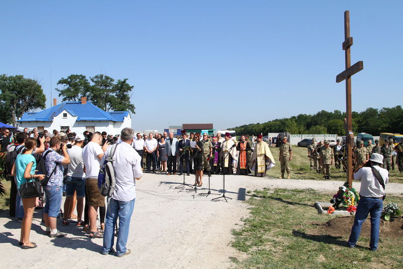 У Запоріжжі поховали невідомих бійців, які загинули в зоні АТО