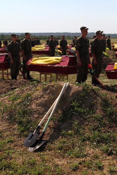 У Запоріжжі поховали невідомих бійців, які загинули в зоні АТО