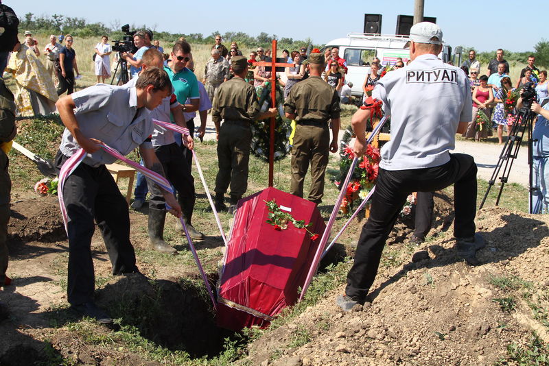 У Запоріжжі поховали невідомих бійців, які загинули в зоні АТО