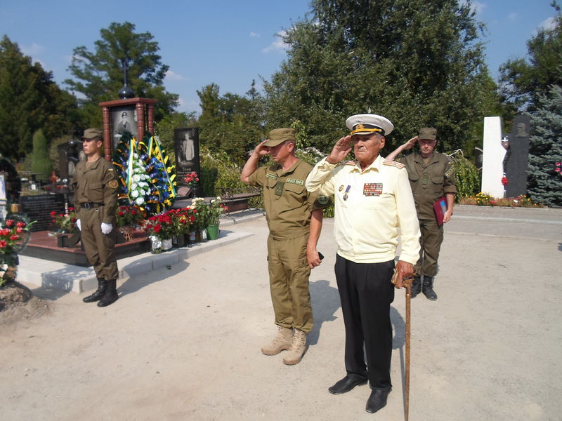 Запоріжці відкрили пам'ятник герою, загиблому в зоні АТО