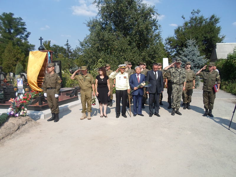 Запоріжці відкрили пам'ятник герою, загиблому в зоні АТО