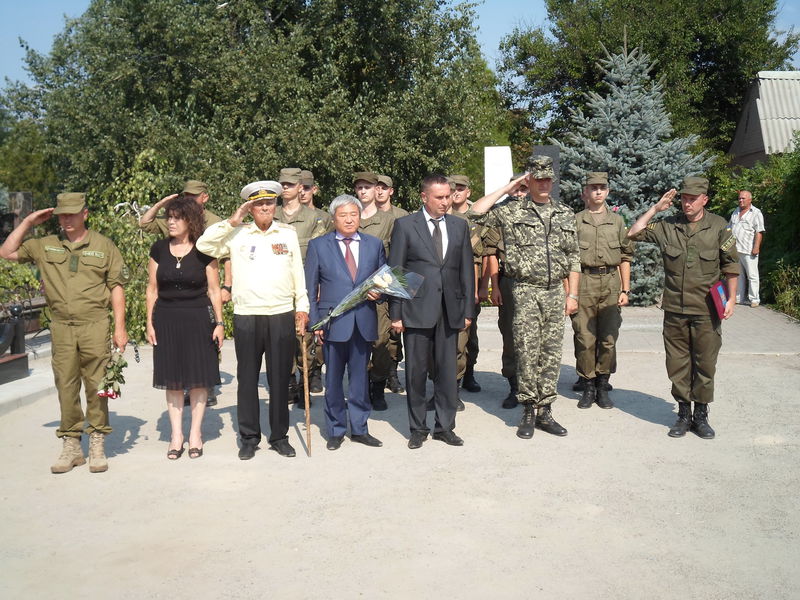 Запоріжці відкрили пам'ятник герою, загиблому в зоні АТО