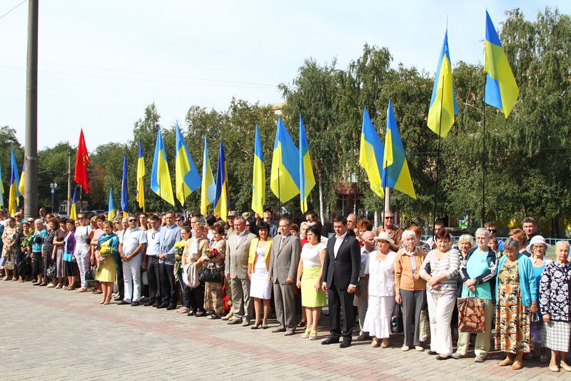 Запоріжці поклали квіти до пам’ятника Тараса Шевченка