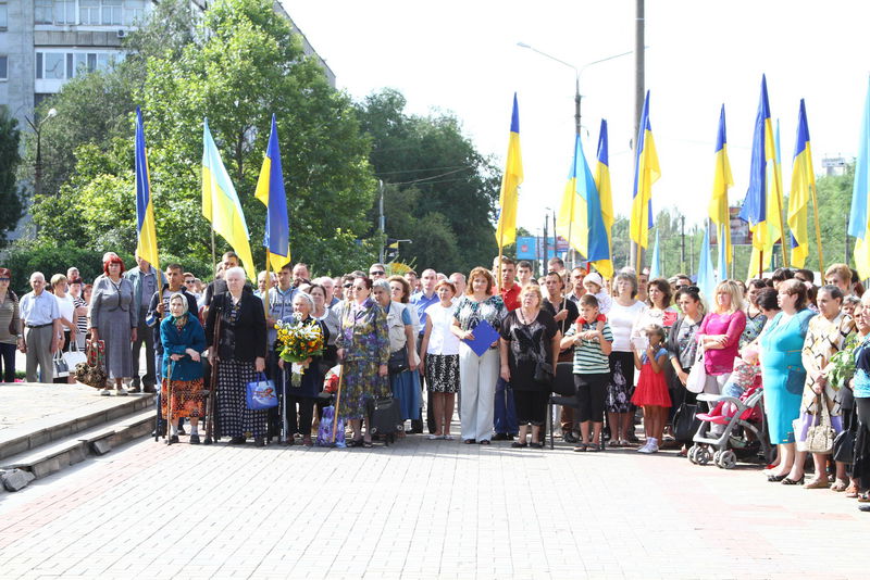 Запоріжці поклали квіти до пам’ятника Тараса Шевченка