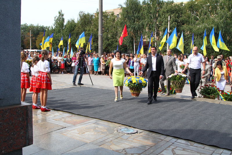 Запоріжці поклали квіти до пам’ятника Тараса Шевченка