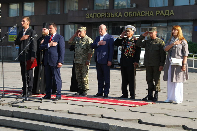 Три запорізькі військові частини отримали власні бойові прапори