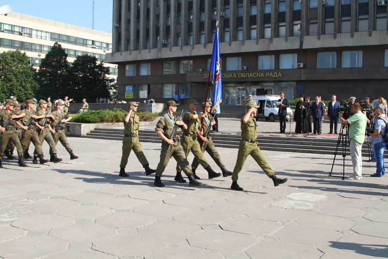 Три запорізькі військові частини отримали власні бойові прапори