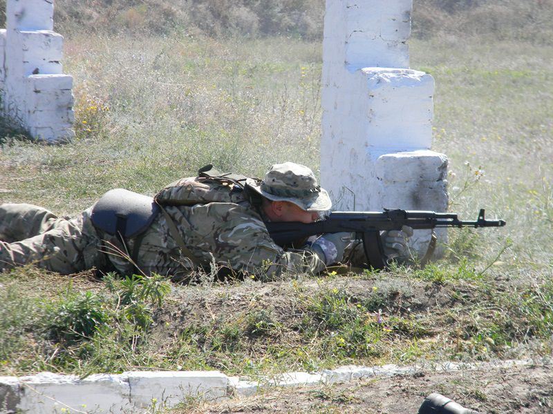Стрілецький батальйон опановує бойові стрільби
