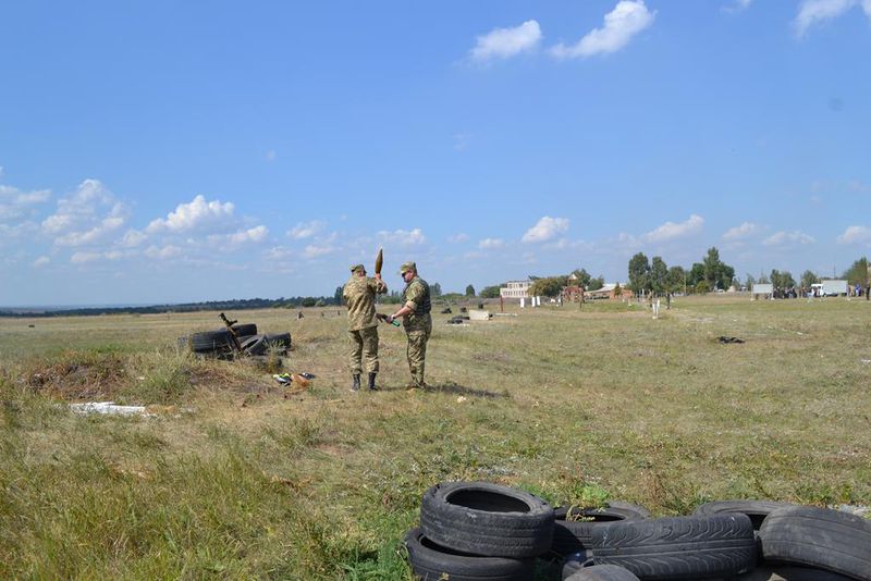 Стрілецький батальйон опановує бойові стрільби