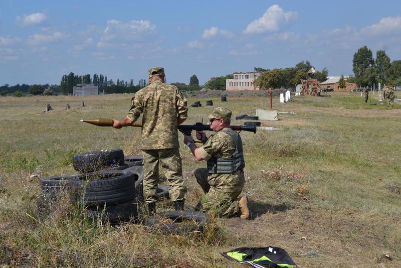 Стрілецький батальйон опановує бойові стрільби