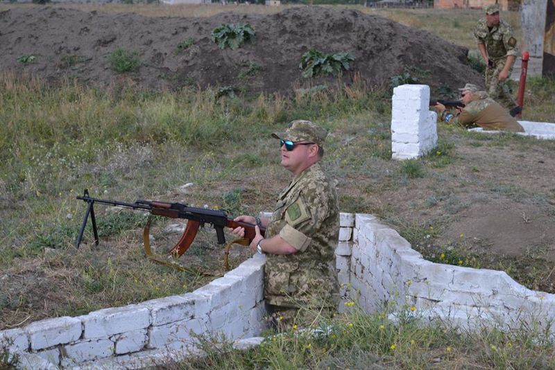 Стрілецький батальйон опановує бойові стрільби