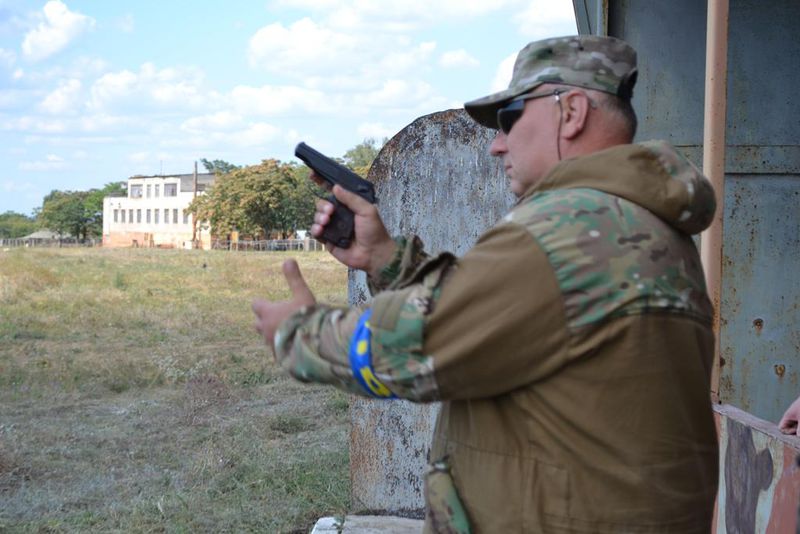 Стрілецький батальйон опановує бойові стрільби